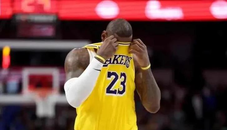 雄鹿队防守崩盘，惨遭对手狂轰猛炸，网络公司目前城市以后.的简单介绍九游体育娱乐